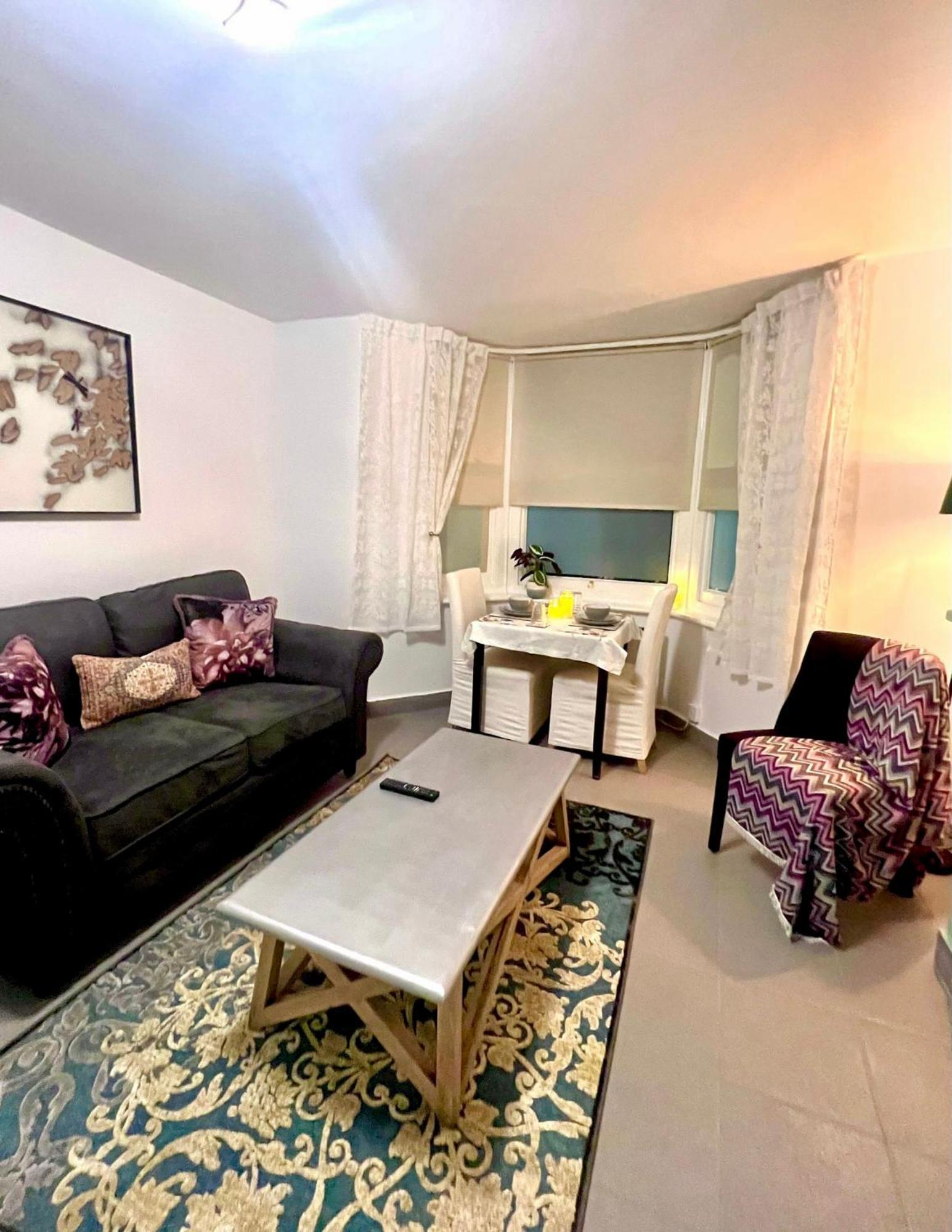 Cambridge Heritage Apartments ภายนอก รูปภาพ