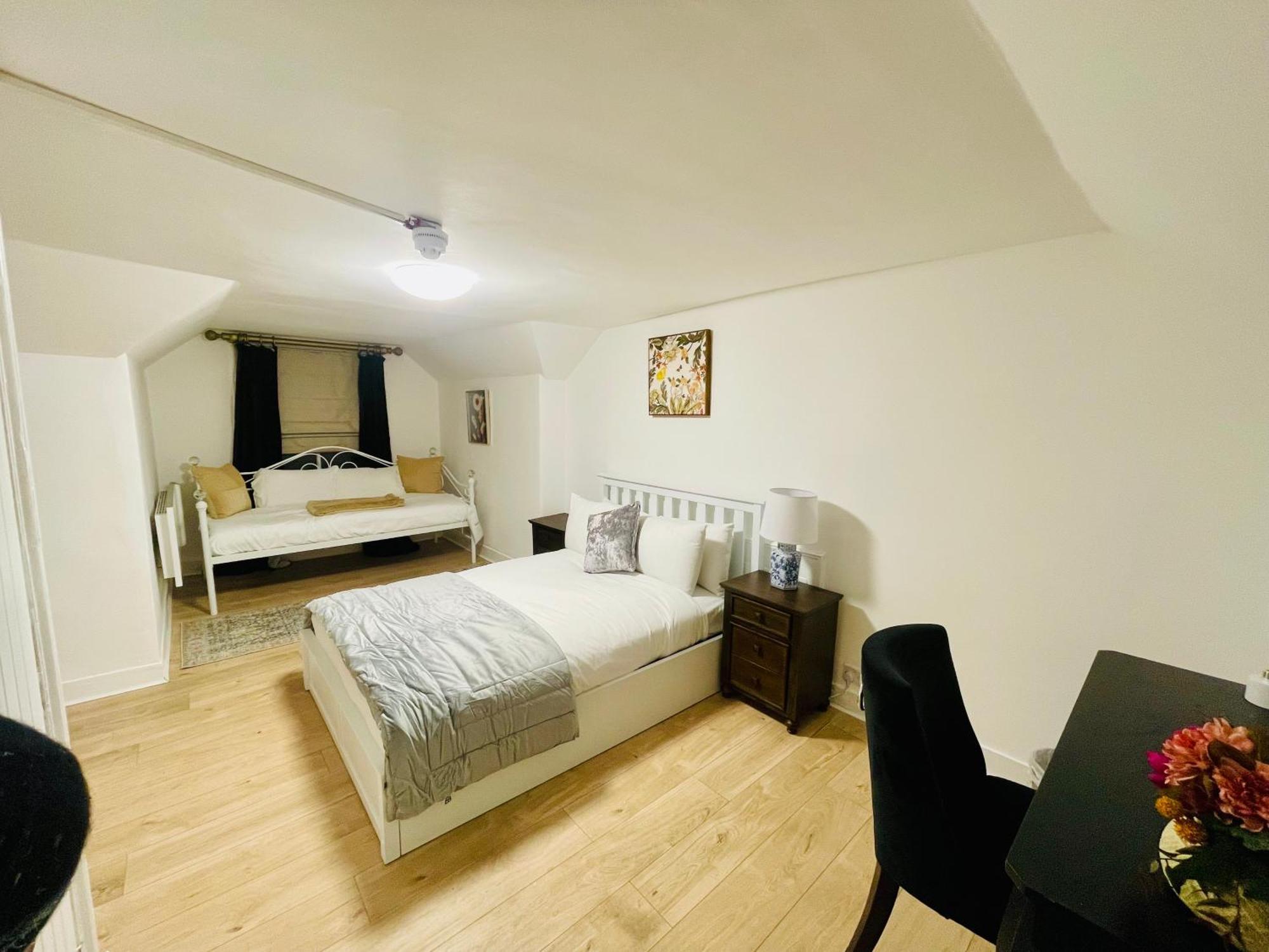Cambridge Heritage Apartments ภายนอก รูปภาพ